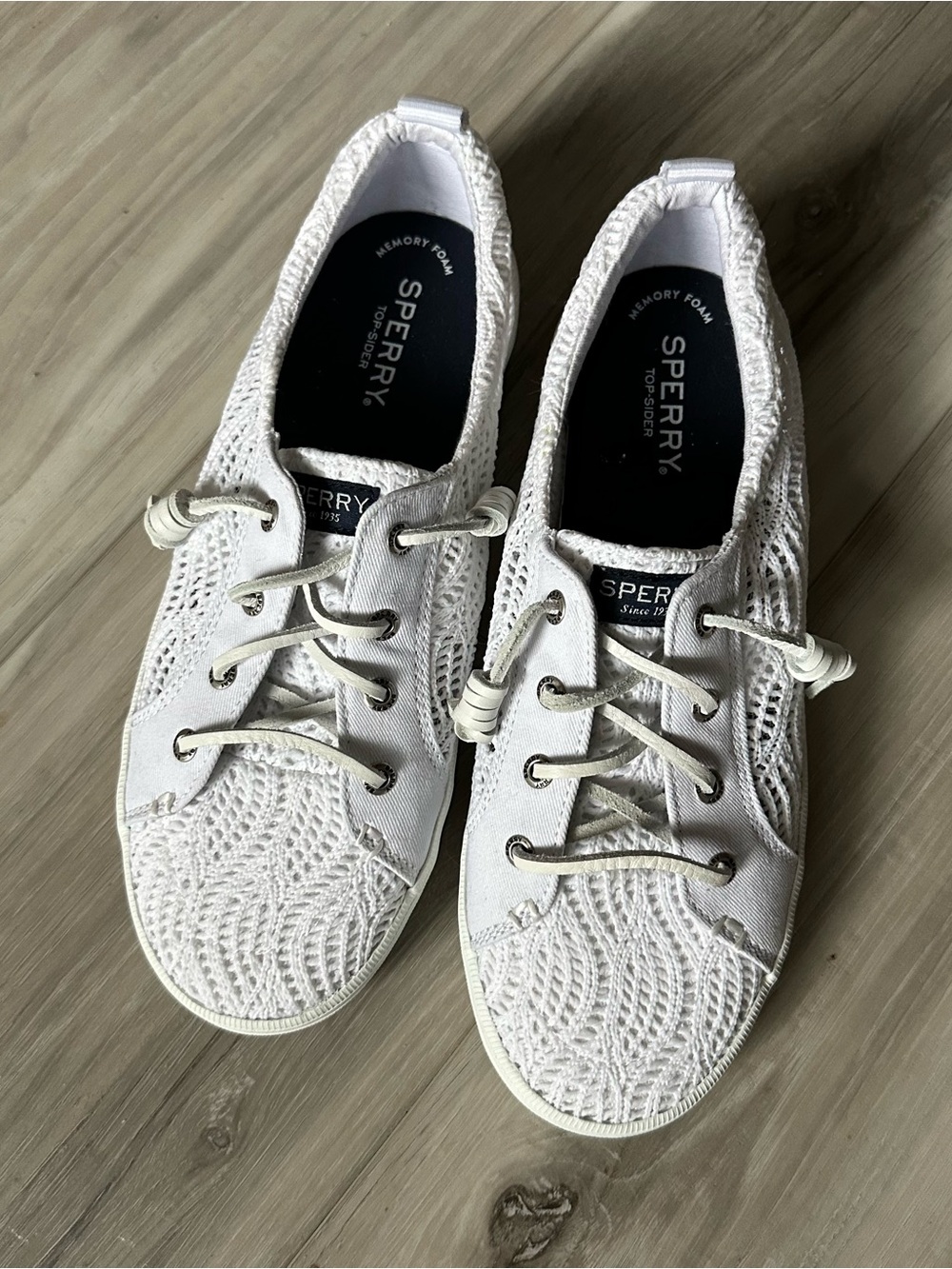 NWOT Sperry Crest Vibe White Crochet Lace Slip-On Sneakers Size 8